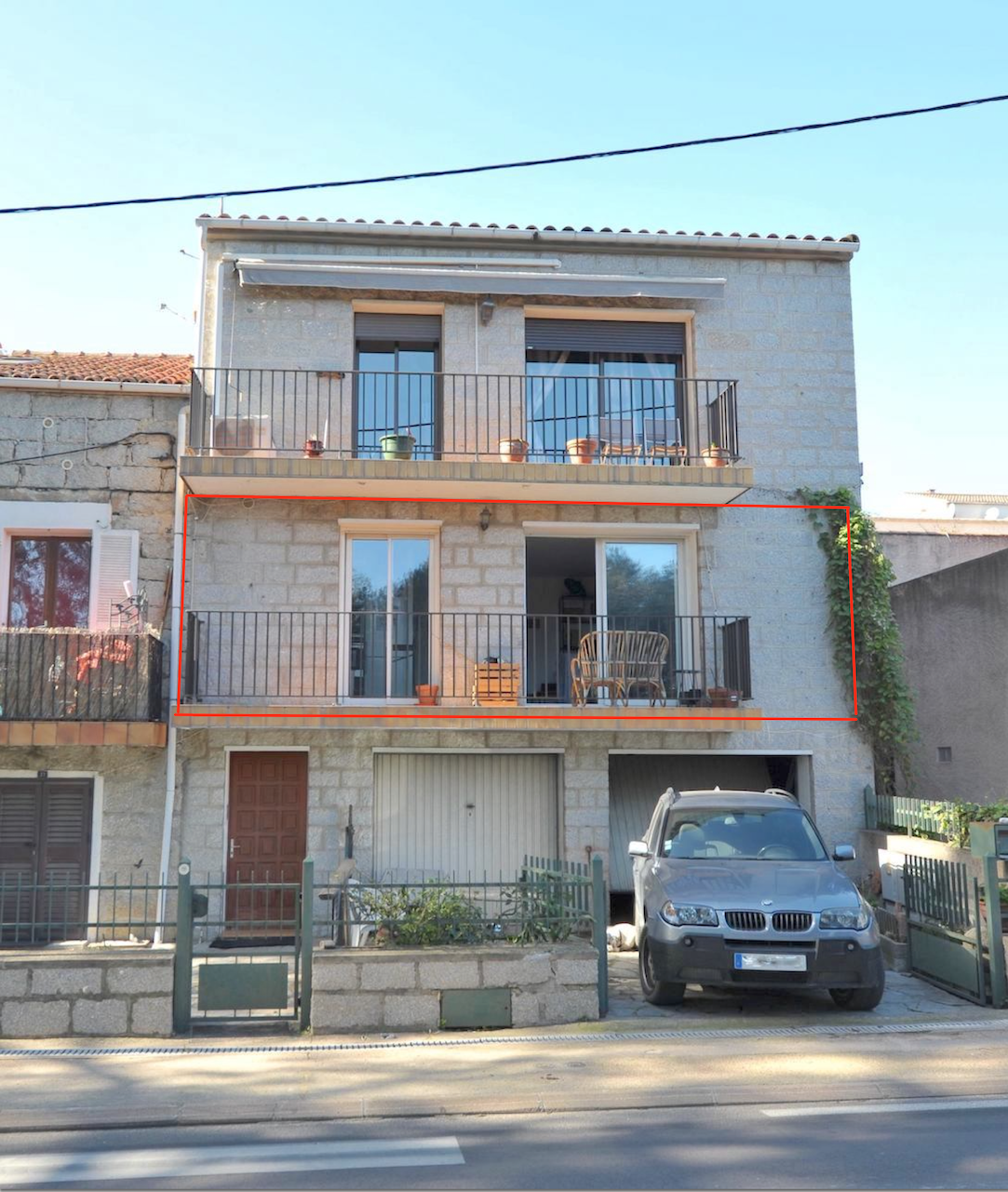 Trinité de Porto-Vecchio: BEL APPARTEMENT T-3 lumineux en PARFAIT ÉTAT.