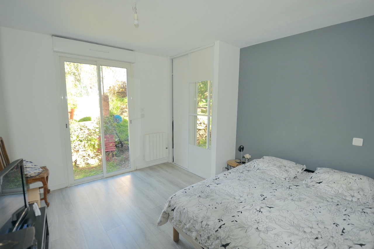 Trinité de Porto-Vecchio: BEL APPARTEMENT T-3 lumineux en PARFAIT ÉTAT.
