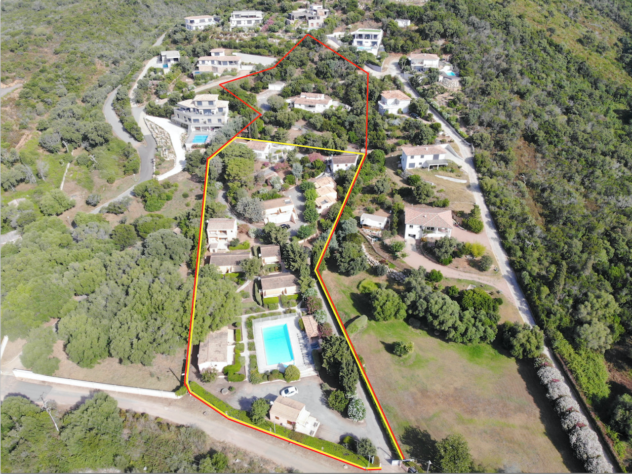 TARCO, à 400 m. de la plage à pied: ENSEMBLE IMMOBILIER composé de 14 BUNGALOWS T-3 , 4 APPARTEMENTS, 1 VILLA, PISCINE 14X7 ET POOL-HOUSE, GARAGES ET PARKING (OPTION POSSIBLE VILLA VUE MER + GARAGE et RESERVE FONCIÈRE). TARCO, à 400 m. de la plage à pied: ENSEMBLE IMMOBILIER composé de 14 BUNGALOWS T-3 , 4 APPARTEMENTS, 1 VILLA, PISCINE 14X7 ET POOL-HOUSE, GARAGES ET PARKING (OPTION POSSIBLE VILLA VUE MER + GARAGE et RESERVE FONCIÈRE).