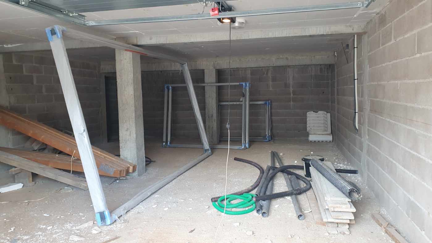 Ste Lucie de porto-Vecchio, à moins de 2 min. de la plage de Fautéa: VILLA T-4 NEUVE avec NIVEAU GARAGE + PISCINE sur terrain clos et aménagé.
