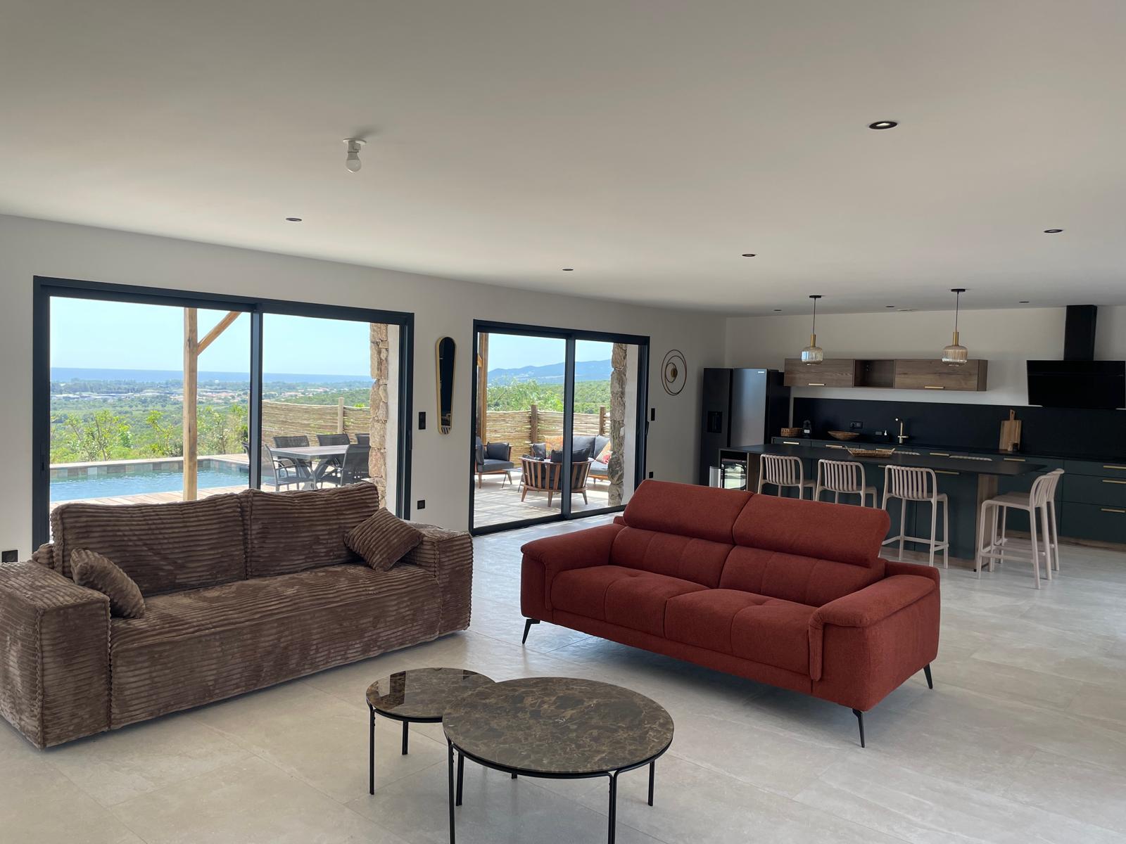 SOLENZARA: BERGERIE T-4 NEUVE AVEC PISCINE, VUE MER PANORAMIQUE. SOLENZARA: BERGERIE T-4 NEUVE AVEC PISCINE, VUE MER PANORAMIQUE.