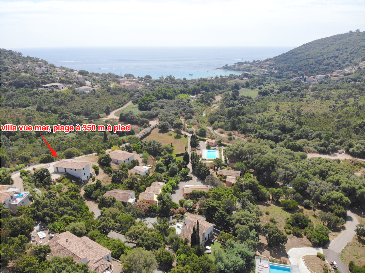 Tarco: A 300m. de la plage à pied, VILLA RÉCENTE T-4 TRÈS BELLE VUE MER ET MONTAGNE, studio en rez-de jardin, PISCINABLE.