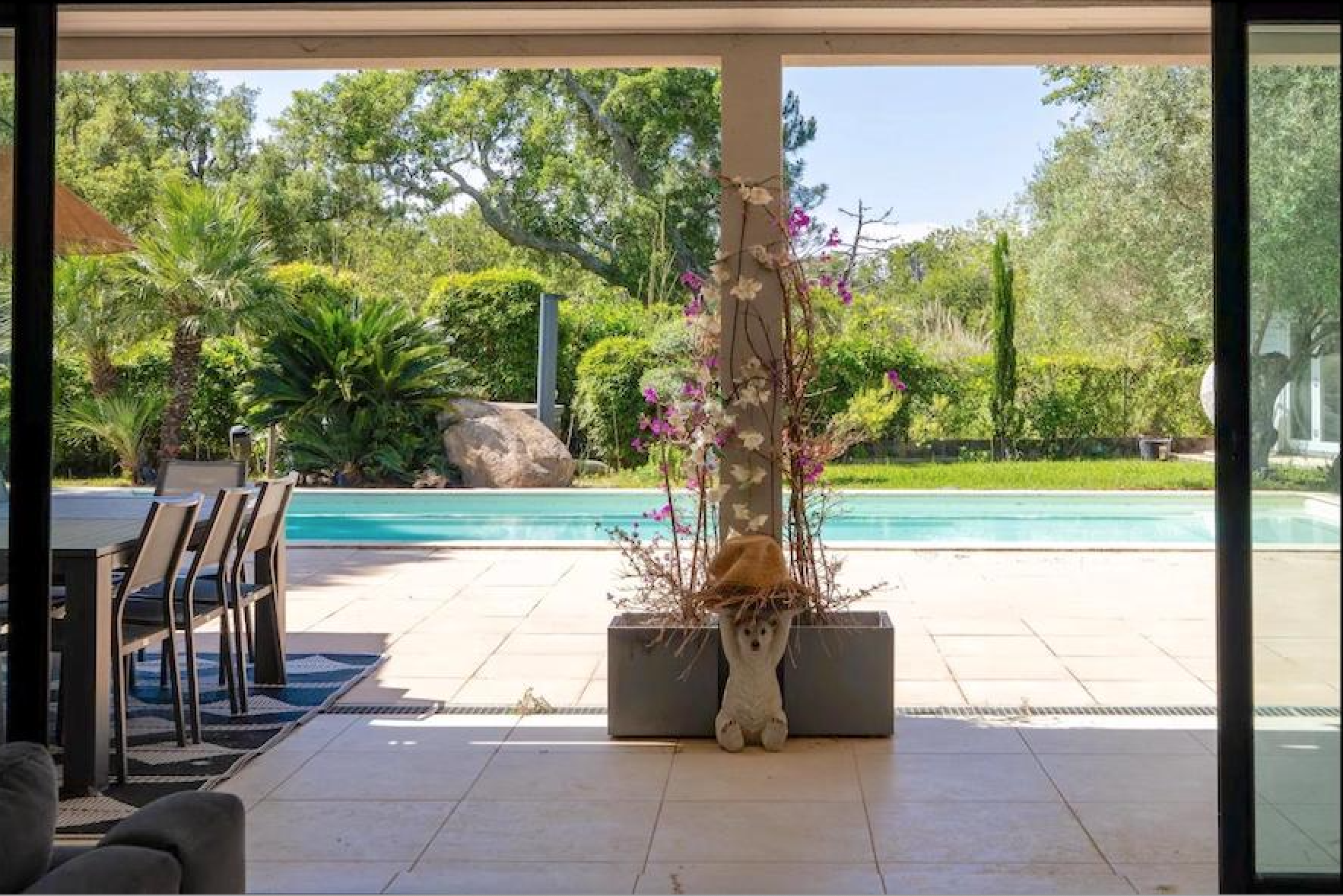 Marina di Fiori, à moins de 500m. de la plage: Villa T-6 avec PISCINE 12X4, JACUZZI et POOL-HOUSE/SALLE DE SPORT.