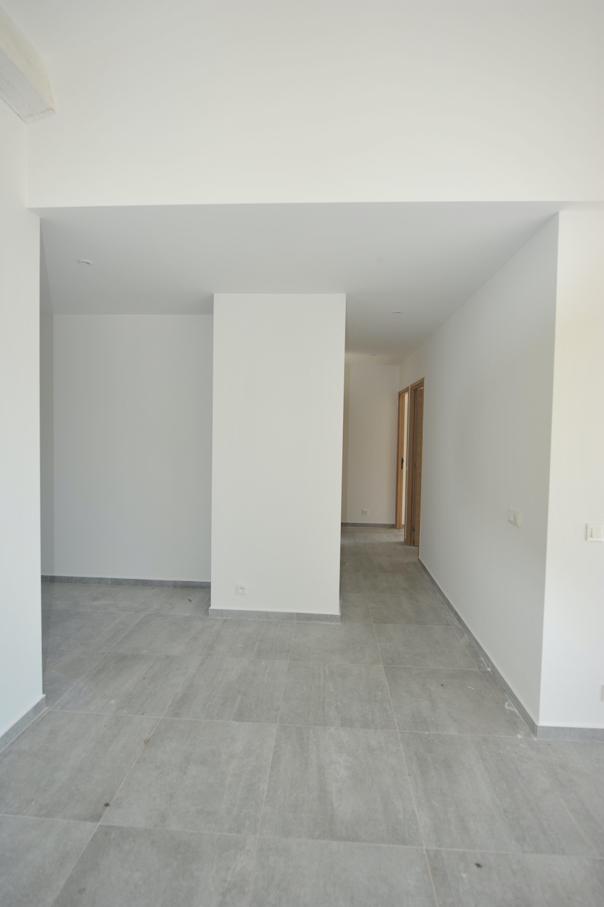Copie de Ste Lucie de porto-Vecchio, à moins de 2 min. de la plage de Fautéa: VILLA T-4 NEUVE de plain-pied sur terrain clos et aménagé, PISCINABLE.