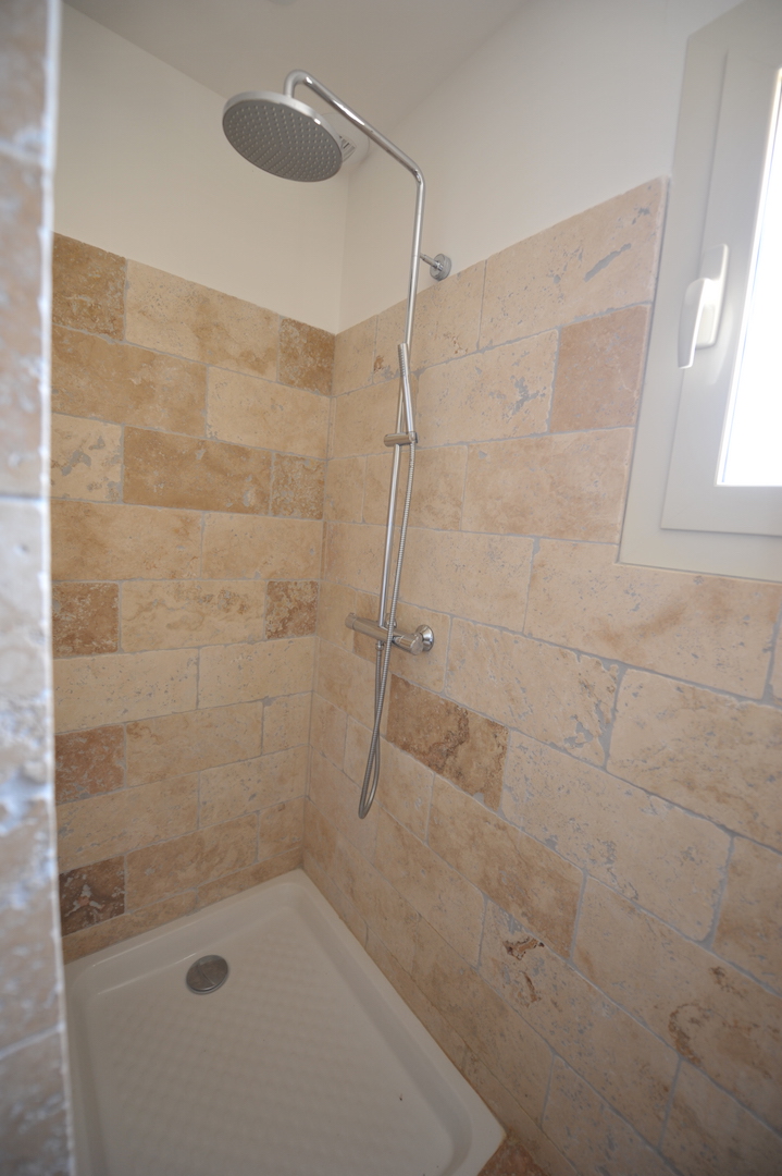 Entre Ste Lucie de Porto-Vecchio et Fautéa: Villa type 3 NEUVE avec option piscine possible.