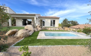 Entre St Cyprien et Pinarello, VILLA T-4 NEUVE avec PISCINE et Cuisine extérieure/Pergola.