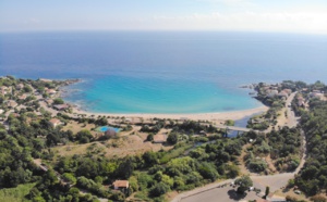 Tarco, à 200m. de la plage accessible à pied: Terrain à bâtir avec BÂTI EXISTANT et C-U OPÉRATIONNEL RÉCENT pour maison jusqu'à 160m2 hab.