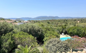 DOMAINE D'ARASU, VILLA T-5 VUE PANORAMIQUE MER sur beau terrain arboré et paysagé, PISCINABLE.