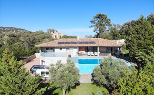 Porto-Vecchio — Villa contemporaine T5 avec piscine à débordement